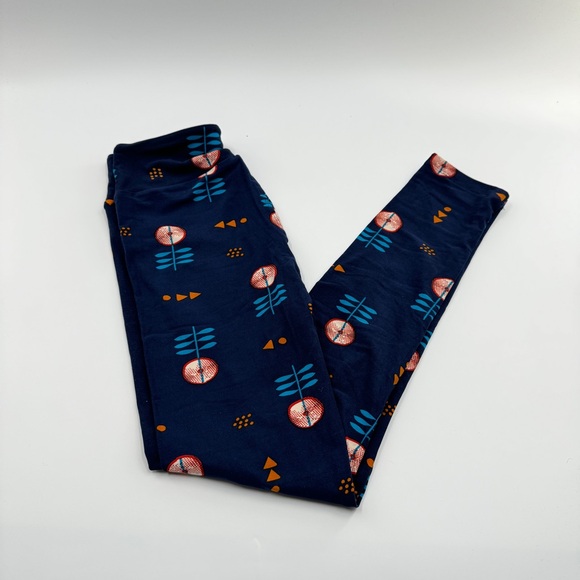LuLaRoe Pants - LuLaRoe One Size (OS) Leggings – Buttery Soft Stretchy Printed Leggings